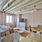 Appartement Elegant In The Heart Of The Marais
