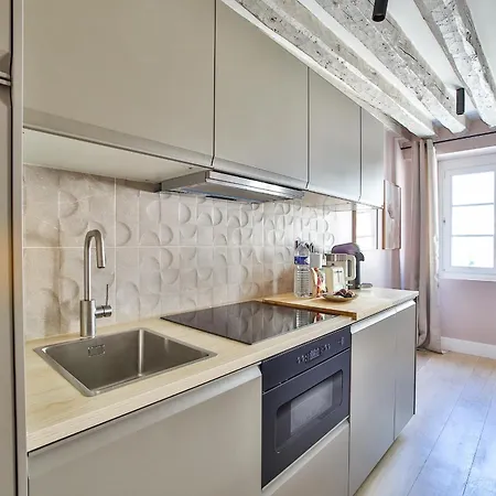 Elegant In The Heart Of The Marais Apartment *