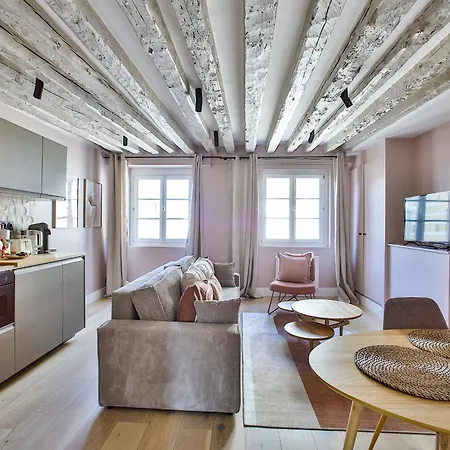 Apartment Elegant In The Heart Of The Marais